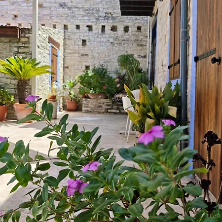 Kozakos Luxury House Páno Léfkara