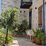 Kozakos Luxury House *
