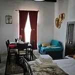 Lejlighed Kozakos Luxury House
