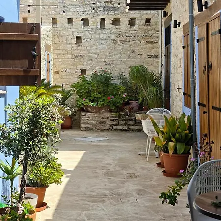 Kozakos Luxury House *