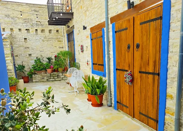 Kozakos Luxury House