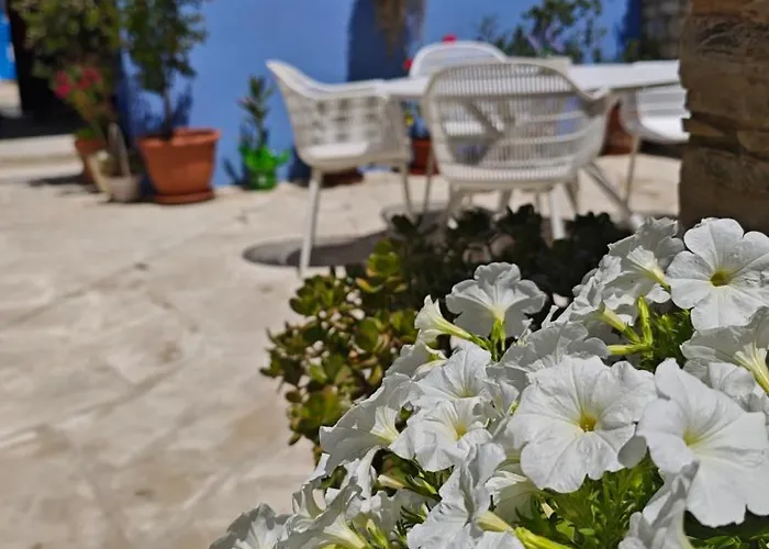 Kozakos Luxury House