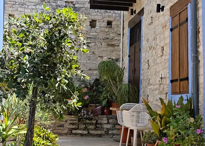 Kozakos Luxury House *