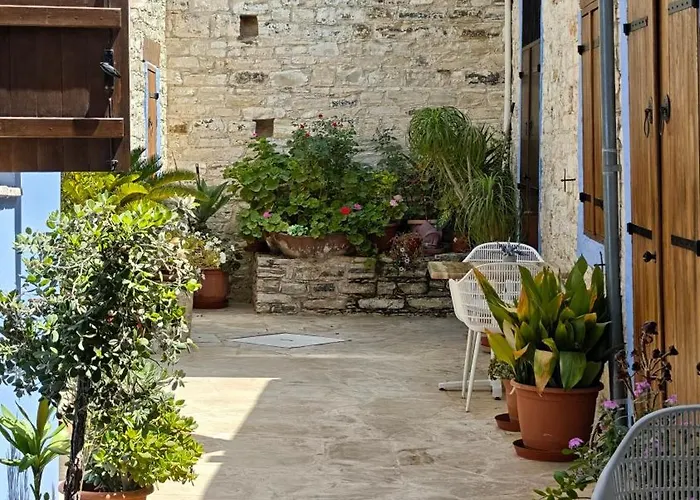 Kozakos Luxury House *